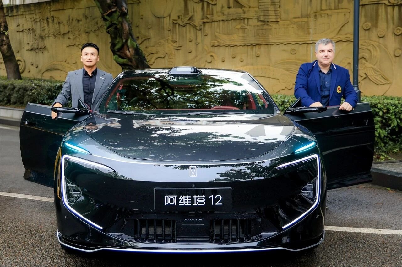 诺贝尔奖得主康斯坦丁点赞新阿维塔 12