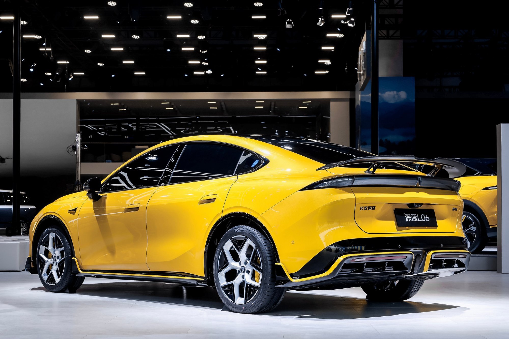 2026成都车展全新深蓝G318上市19.68万起,深蓝L06全新特别版首秀