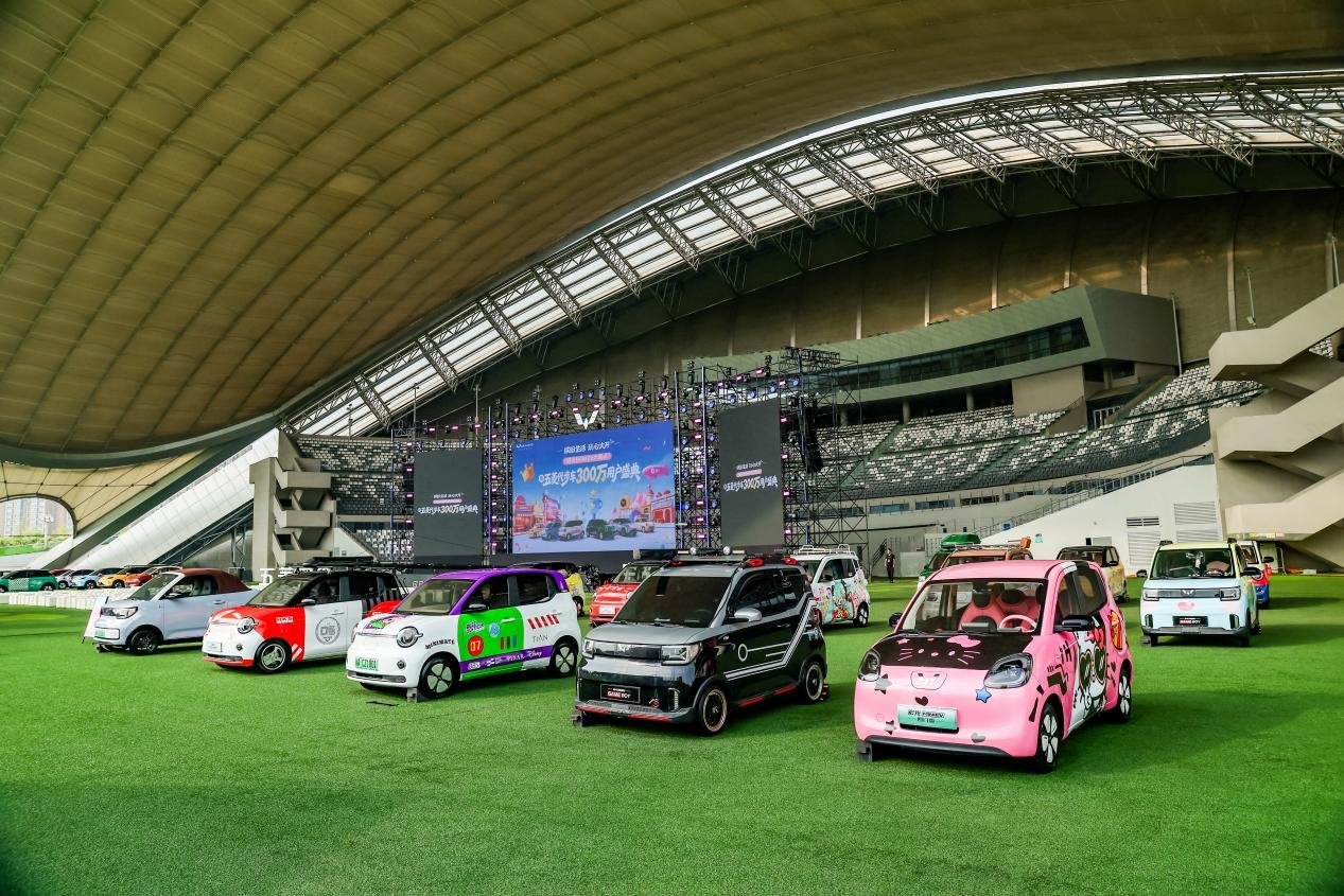 宏光MINIEV累计销量突破200万辆,居纯电车型累销榜首